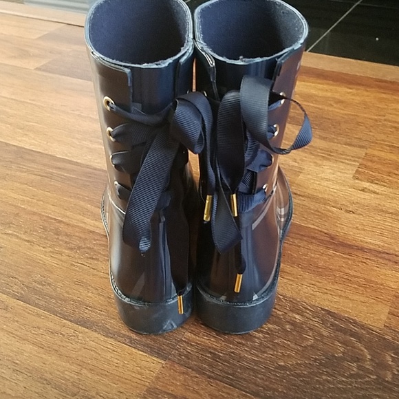 Plaid lace back rain boots - Picture 5 of 5